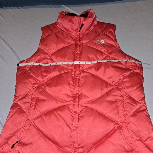 Beautiful, WARM down vest from The North Face - L - Picture 2 of 7